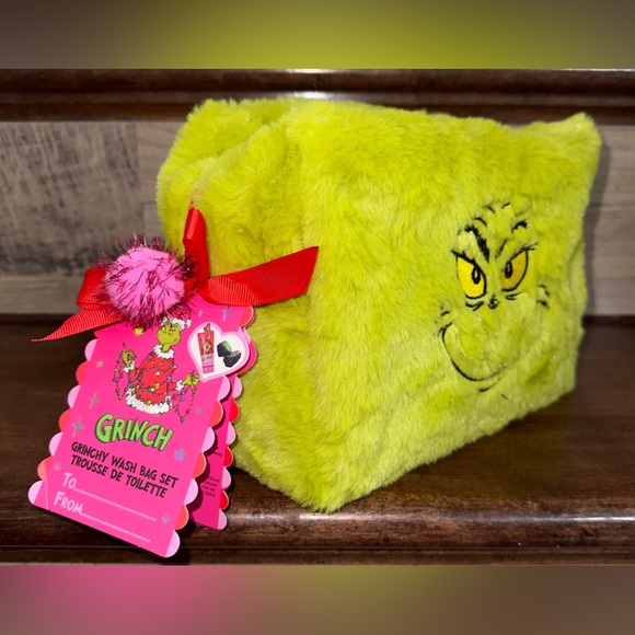 Super Cute Grinchy Wash Bag Set - NEW - Picture 3 of 10
